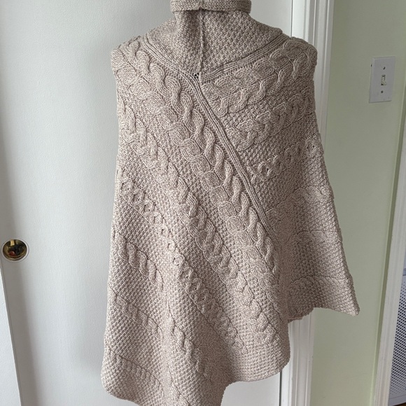 Inis Crafts Irish Merino Wool Chunky Mixed Knit Poncho M/L - Picture 7 of 9